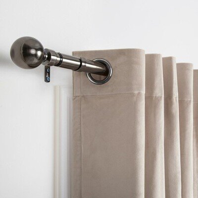 extendable curtain rod