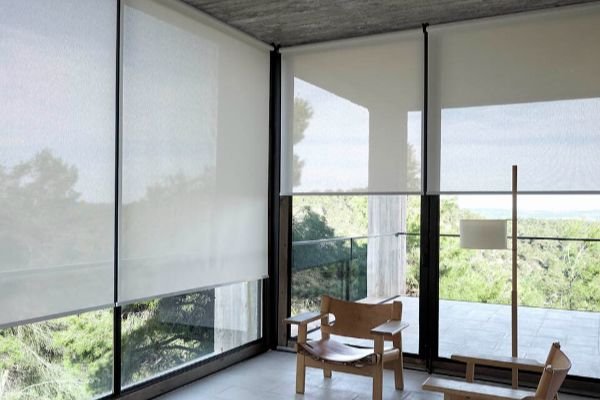 Roller Sunscreen Blinds