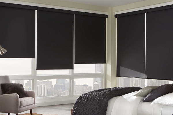 Roller blinds in blackout fabric for privacy