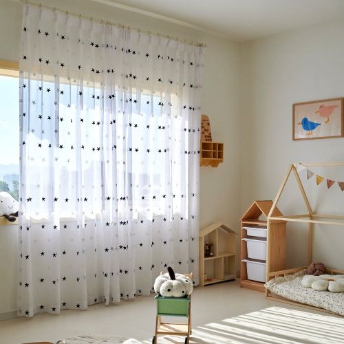 Stella Custom Enchanting Starburst Sheer in Kids Room