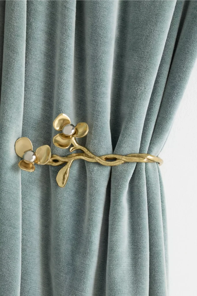 Elwood Mixed Metal Floral Tieback