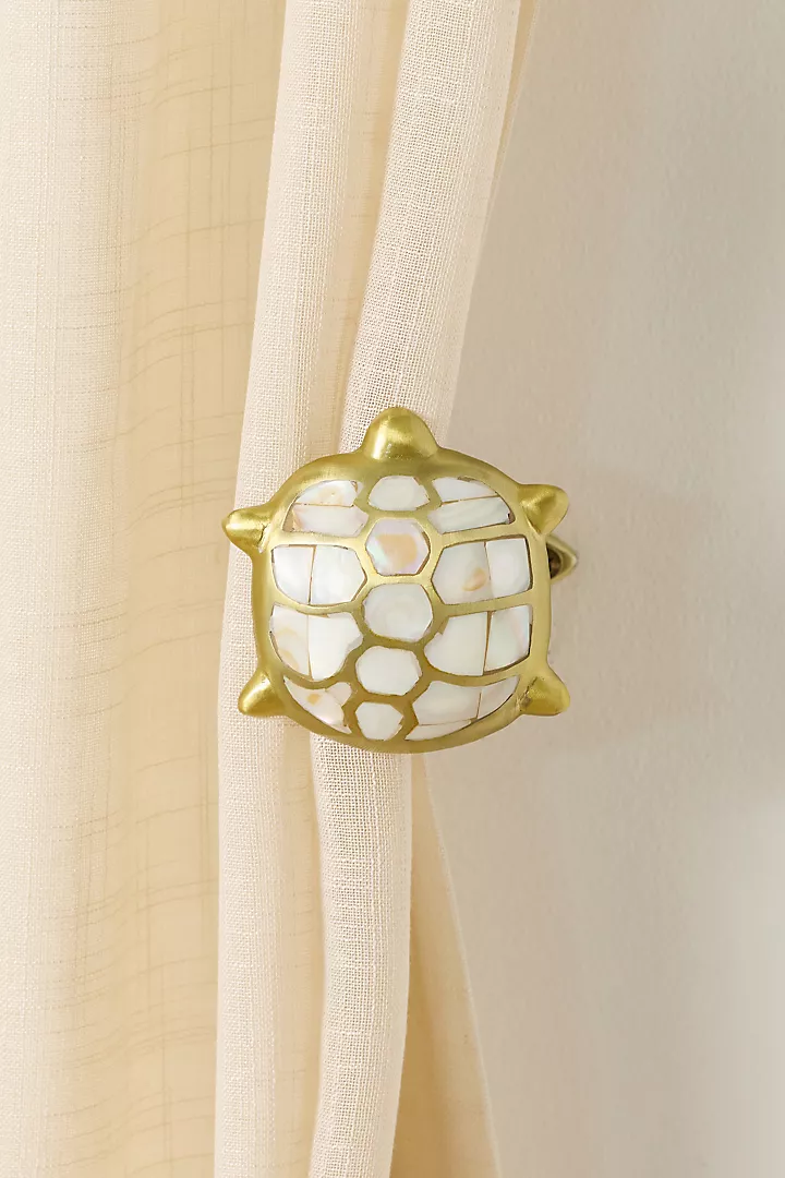 Mata Turtle Mother of Pearl Tieback