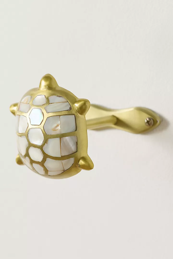 Mata Turtle Mother of Pearl Tieback